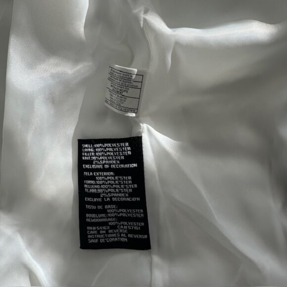 Guess Ski Jacket, White Size Medium - Picture 5 of 5